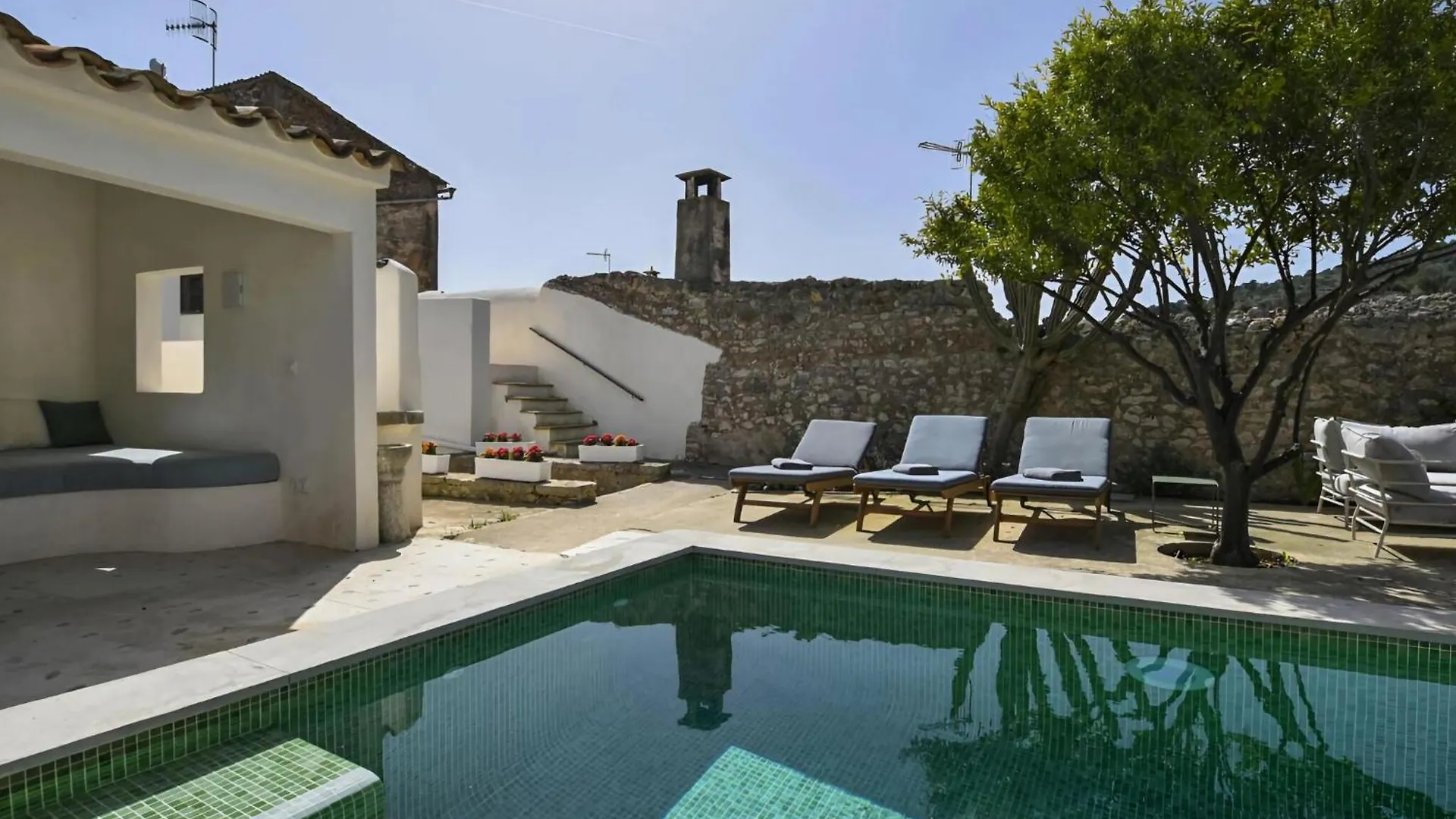 Cosy Holiday Home With Swimming Pool Biniamar