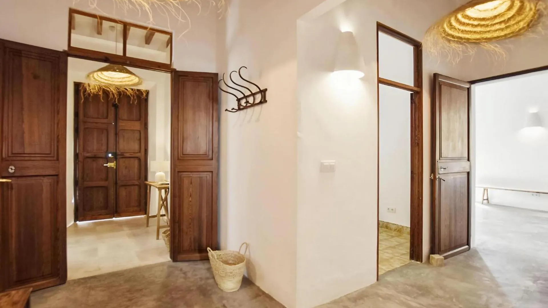 Cosy Holiday Home With Swimming Pool Biniamar Spanien