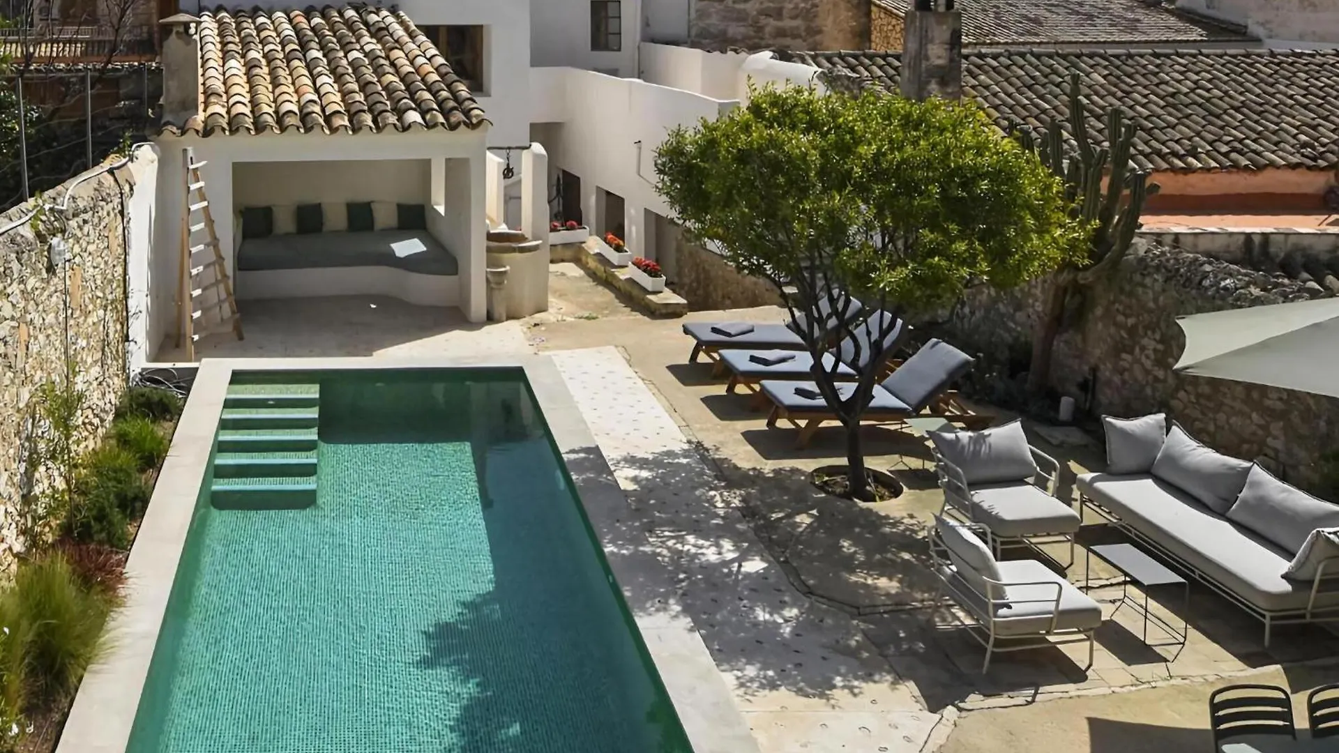 Cosy Holiday Home With Swimming Pool Biniamar Spanien